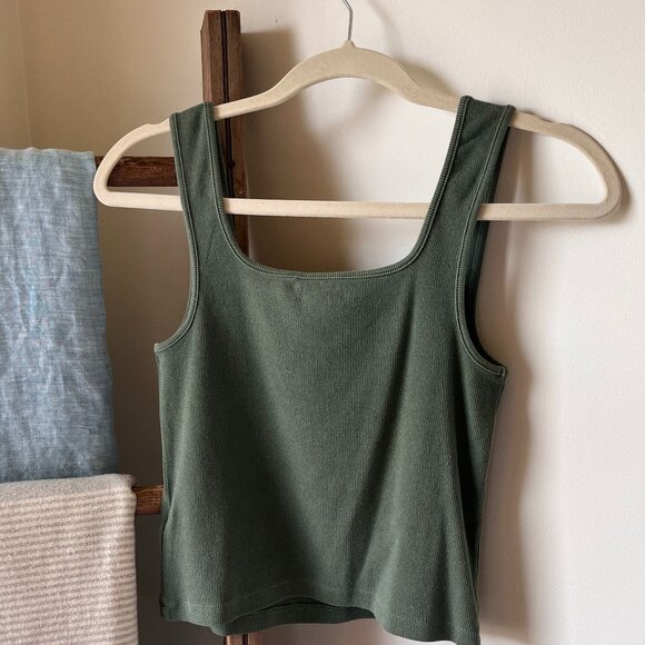 Old Navy Crop Square Neckline Tank Top - Picture 2 of 8
